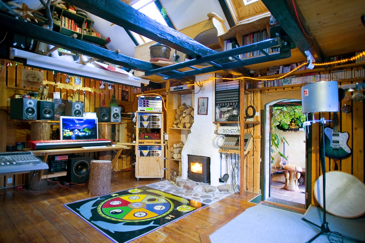 Axis Mundi Studio Cockpit